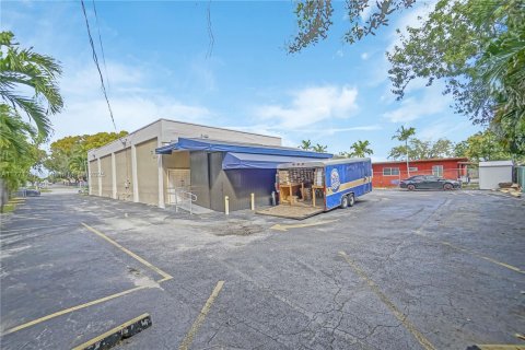 Propiedad comercial en venta en Miami, Florida № 2158619 - foto 22
