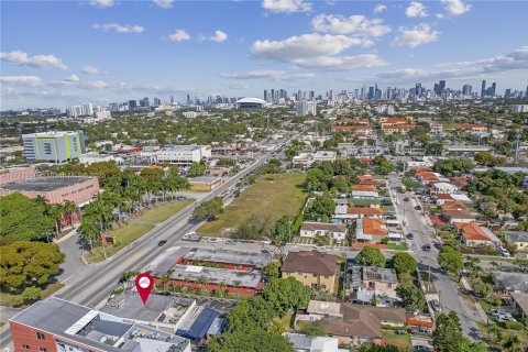 Propiedad comercial en venta en Miami, Florida № 2158619 - foto 7