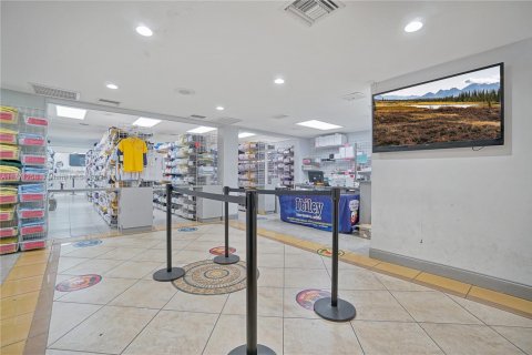 Propiedad comercial en venta en Miami, Florida № 2158619 - foto 11
