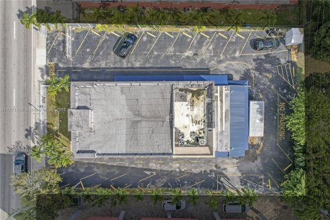 Propiedad comercial en venta en Miami, Florida № 2158619 - foto 2
