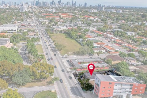 Propiedad comercial en venta en Miami, Florida № 2158619 - foto 6