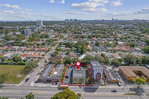 Propiedad comercial en venta en Miami, Florida № 2158619 - foto 5