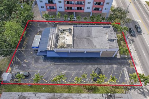 Propiedad comercial en venta en Miami, Florida № 2158619 - foto 4