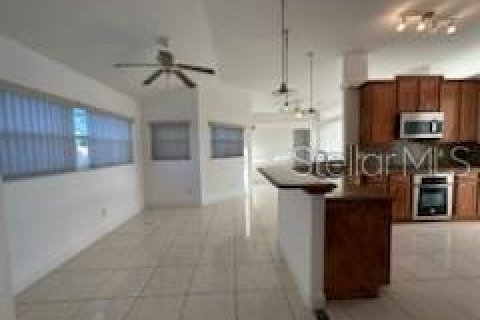 Casa en alquiler en Orlando, Florida, 3 dormitorios, 168.9 m2 № 1803736 - foto 12