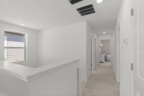 House in Winter Garden, Florida 3 bedrooms, 198.25 sq.m. № 2419144 - photo 24