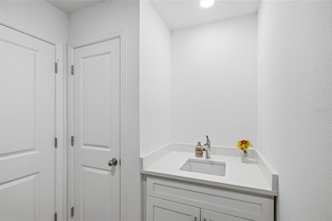 House in Winter Garden, Florida 3 bedrooms, 198.25 sq.m. № 2419144 - photo 29