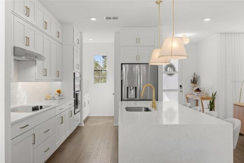 House in Winter Garden, Florida 3 bedrooms, 198.25 sq.m. № 2419144 - photo 8