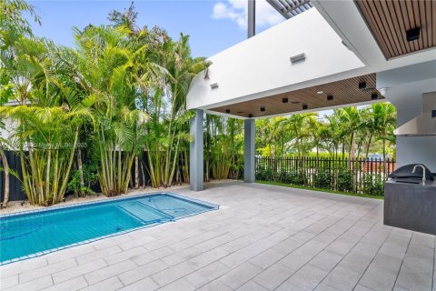 Casa en venta en Miami, Florida, 5 dormitorios, 372.35 m2 № 1799571 - foto 14