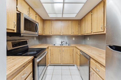 Condo in Boca Raton, Florida, 2 bedrooms № 2250992 - photo 13