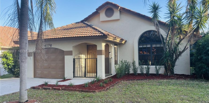 Villa ou maison à Deerfield Beach, Floride 3 chambres, 153.75 m2 № 2020362