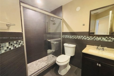 Villa ou maison à vendre à Deerfield Beach, Floride: 3 chambres, 153.75 m2 № 2020362 - photo 17