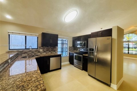 Villa ou maison à vendre à Deerfield Beach, Floride: 3 chambres, 153.75 m2 № 2020362 - photo 5