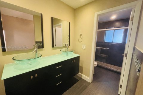 Villa ou maison à vendre à Deerfield Beach, Floride: 3 chambres, 153.75 m2 № 2020362 - photo 19