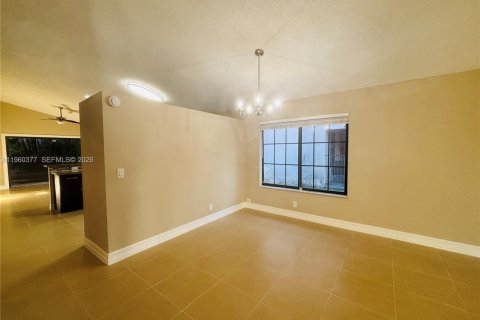 Villa ou maison à vendre à Deerfield Beach, Floride: 3 chambres, 153.75 m2 № 2020362 - photo 9