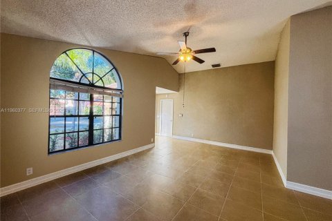 Villa ou maison à vendre à Deerfield Beach, Floride: 3 chambres, 153.75 m2 № 2020362 - photo 7