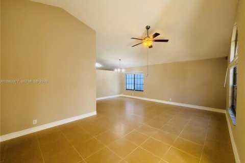 Villa ou maison à vendre à Deerfield Beach, Floride: 3 chambres, 153.75 m2 № 2020362 - photo 8