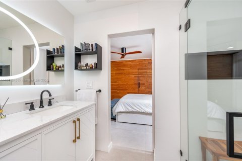 Купить виллу или дом в Майами-Спрингс, Флорида 4 спальни, 208.29м2, № 2016390 - фото 26