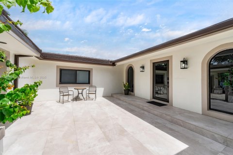 Купить виллу или дом в Майами-Спрингс, Флорида 4 спальни, 208.29м2, № 2016390 - фото 2