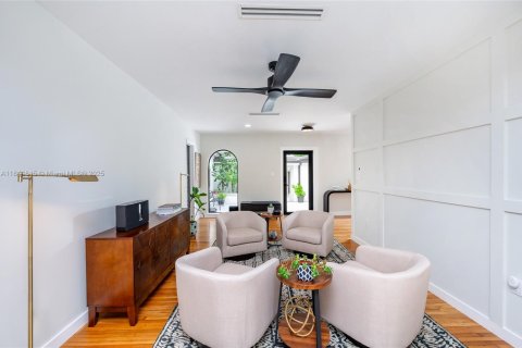 Купить виллу или дом в Майами-Спрингс, Флорида 4 спальни, 208.29м2, № 2016390 - фото 5