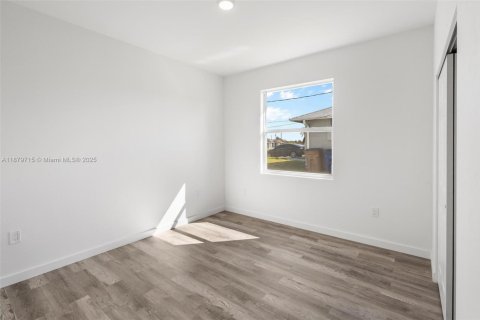 House in Lehigh Acres, Florida 3 bedrooms, 141.21 sq.m. № 2018667 - photo 24