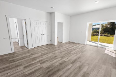 House in Lehigh Acres, Florida 3 bedrooms, 141.21 sq.m. № 2018667 - photo 15