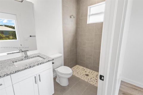 House in Lehigh Acres, Florida 3 bedrooms, 141.21 sq.m. № 2018667 - photo 22