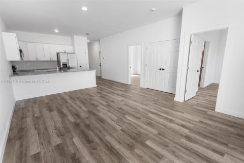 House in Lehigh Acres, Florida 3 bedrooms, 141.21 sq.m. № 2018667 - photo 16