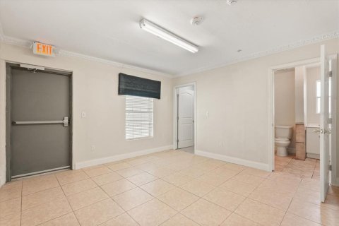 Propiedad comercial en alquiler en Orlando, Florida, 268.95 m2 № 1736793 - foto 23
