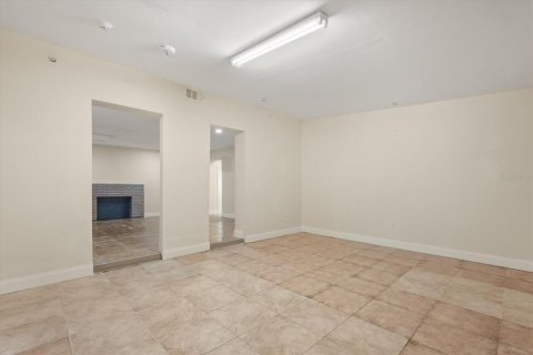 Propiedad comercial en alquiler en Orlando, Florida, 268.95 m2 № 1736793 - foto 12