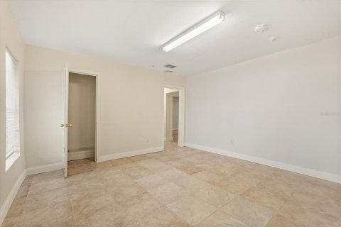 Propiedad comercial en alquiler en Orlando, Florida, 268.95 m2 № 1736793 - foto 18