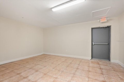 Propiedad comercial en alquiler en Orlando, Florida, 268.95 m2 № 1736793 - foto 24