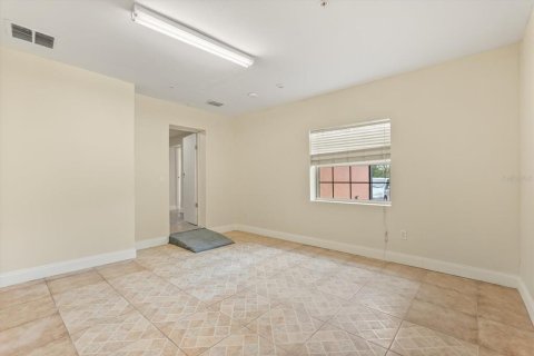 Propiedad comercial en alquiler en Orlando, Florida, 268.95 m2 № 1736793 - foto 16