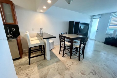 Copropriété à louer à Miami Beach, Floride: 48.77 m2 № 1849293 - photo 2