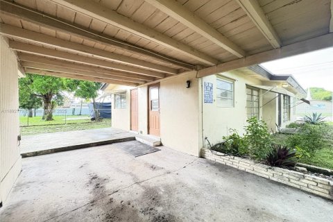 House in Fort Lauderdale, Florida 3 bedrooms, 97.73 sq.m. № 1944204 - photo 12