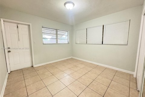 House in Fort Lauderdale, Florida 3 bedrooms, 97.73 sq.m. № 1944204 - photo 8