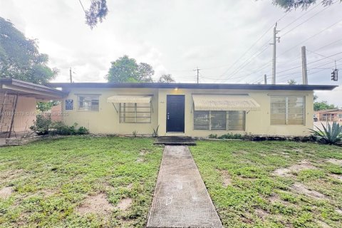 House in Fort Lauderdale, Florida 3 bedrooms, 97.73 sq.m. № 1944204 - photo 10