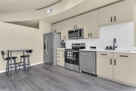 Condo in Orlando, Florida, 1 bedroom  № 2144077 - photo 7
