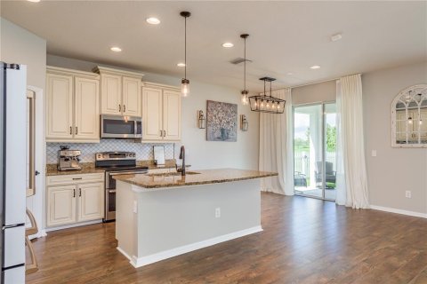 Casa en venta en Wesley Chapel, Florida, 5 dormitorios, 213.4 m2 № 1898619 - foto 13