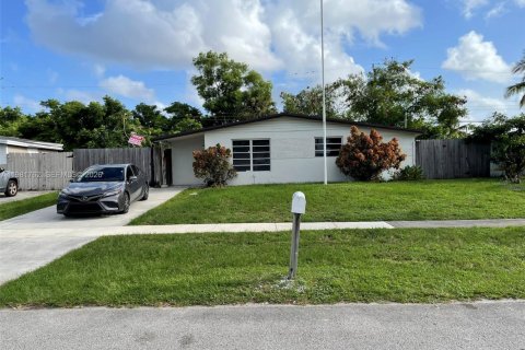 House in Davie, Florida 2 bedrooms, 62.71 sq.m. № 2042980