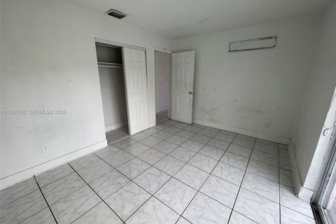 House in Davie, Florida 2 bedrooms, 62.71 sq.m. № 2042980 - photo 18