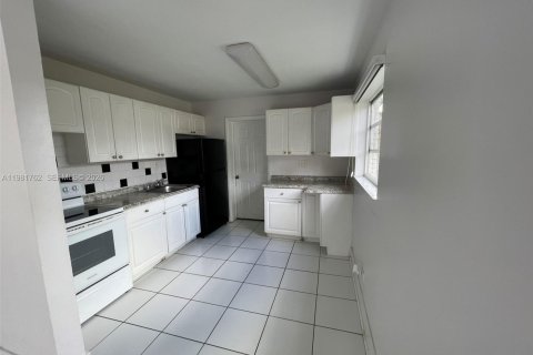 House in Davie, Florida 2 bedrooms, 62.71 sq.m. № 2042980 - photo 8