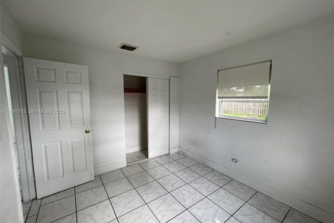 House in Davie, Florida 2 bedrooms, 62.71 sq.m. № 2042980 - photo 27