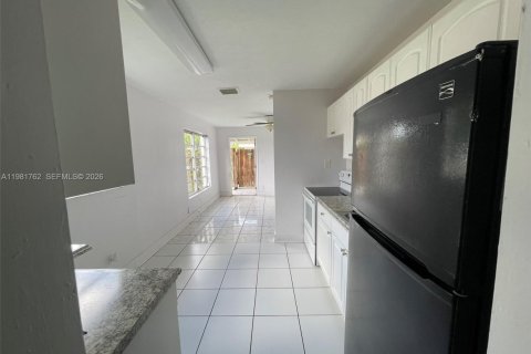 House in Davie, Florida 2 bedrooms, 62.71 sq.m. № 2042980 - photo 10