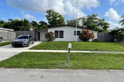 House in Davie, Florida 2 bedrooms, 62.71 sq.m. № 2042980 - photo 2