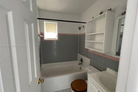 House in Davie, Florida 2 bedrooms, 62.71 sq.m. № 2042980 - photo 21