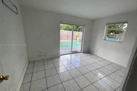 House in Davie, Florida 2 bedrooms, 62.71 sq.m. № 2042980 - photo 15