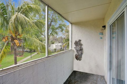Copropriété à vendre à Tamarac, Floride: 2 chambres, 90.12 m2 № 1714926 - photo 24