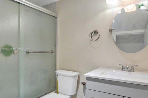 Copropriété à vendre à Tamarac, Floride: 2 chambres, 90.12 m2 № 1714926 - photo 18