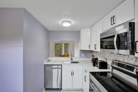 Copropriété à vendre à Tamarac, Floride: 2 chambres, 90.12 m2 № 1714926 - photo 2