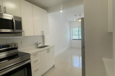Copropriété à louer à Miami Beach, Floride: 1 chambre, 70.61 m2 № 1756785 - photo 11
